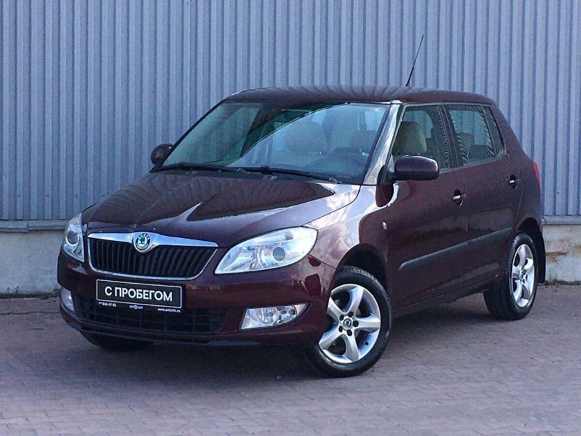 Шкода Фабия 2011 года
