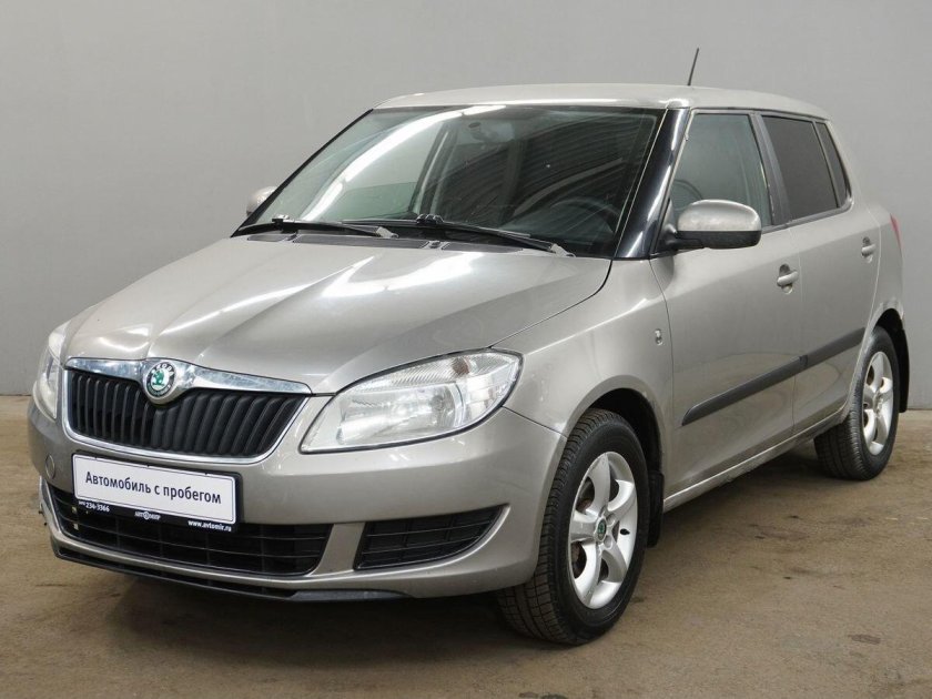 Шкода фабия 2012 год серый