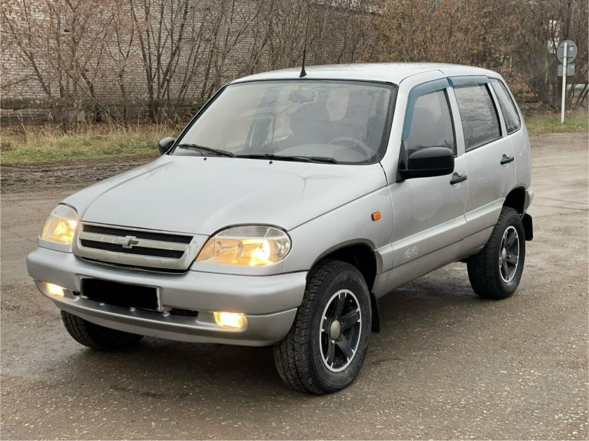 Chevrolet niva 2004