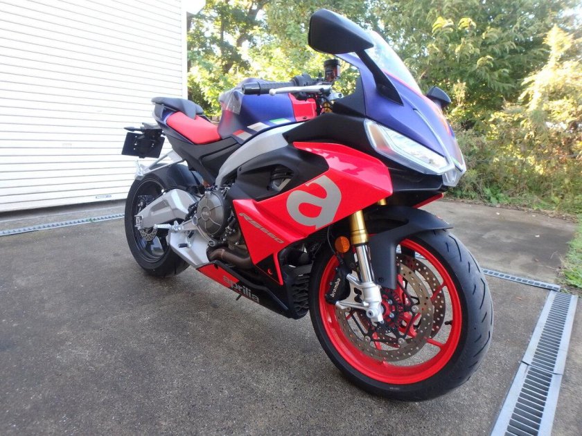 Мотоцикл aprilia