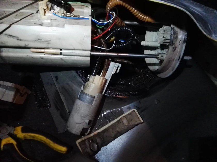 Фильтр топливный Шевроле Каптива 3.2