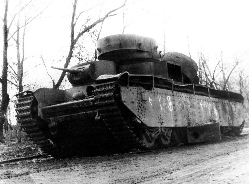 Советский тяжелый танк т-35