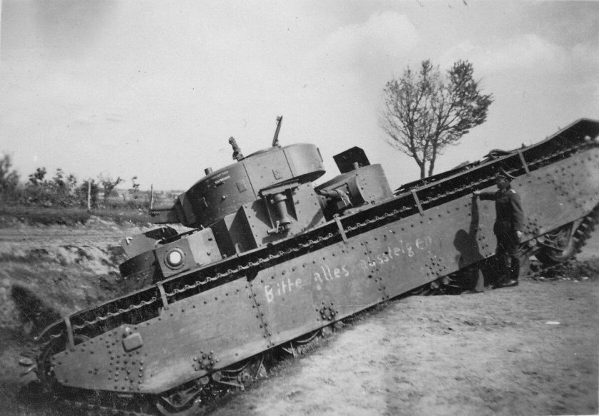 Советский тяжелый танк т-35