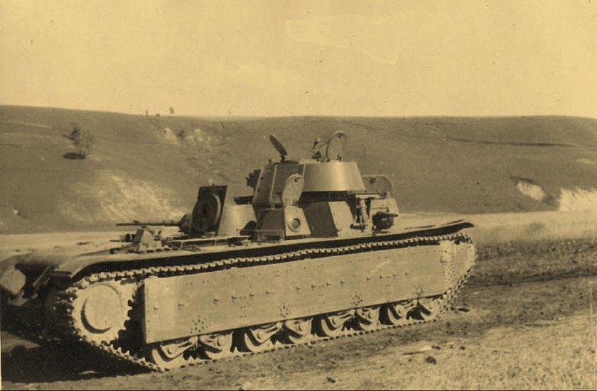 Советский пятибашенный танк т-35