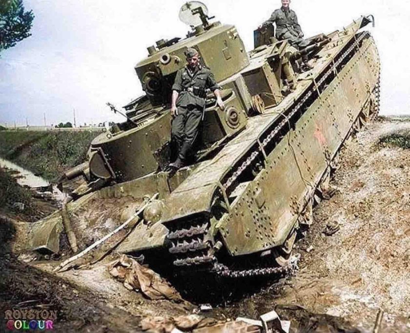 Т-35 подбитый