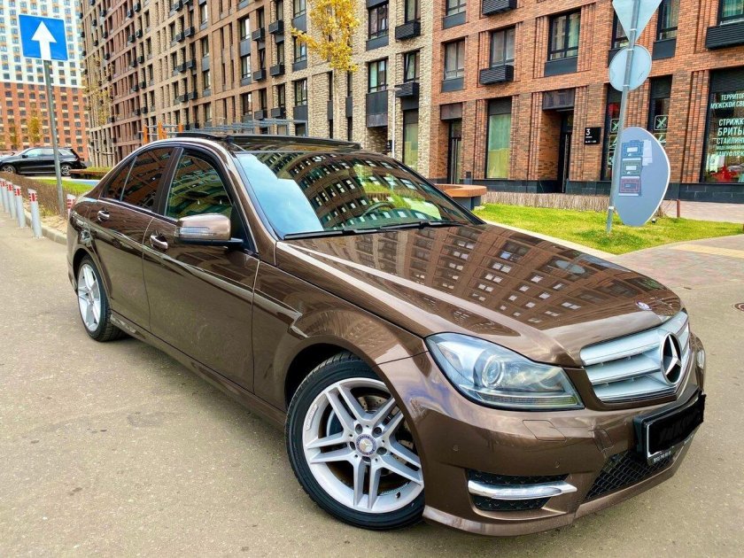 Mercedes w204 шоколадный