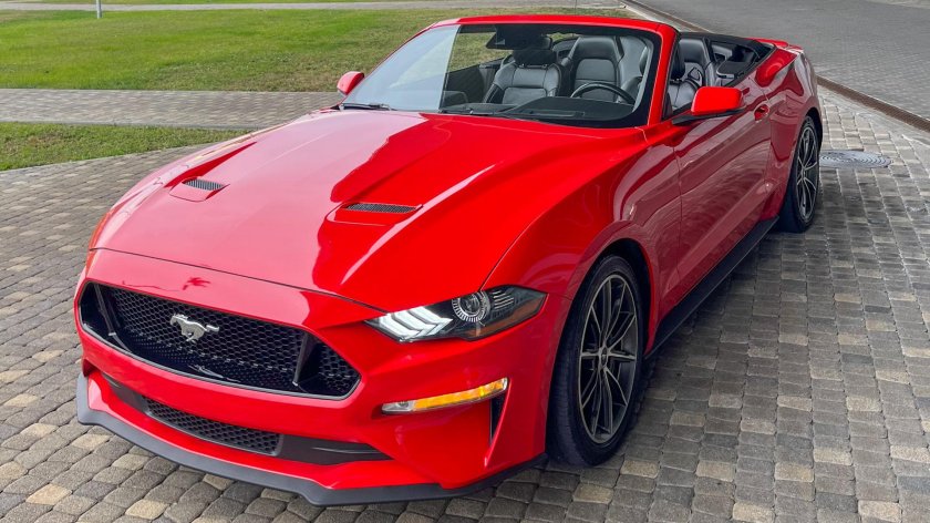Ford Mustang Red
