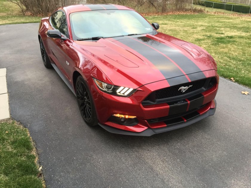 Форд Мустанг gt красный