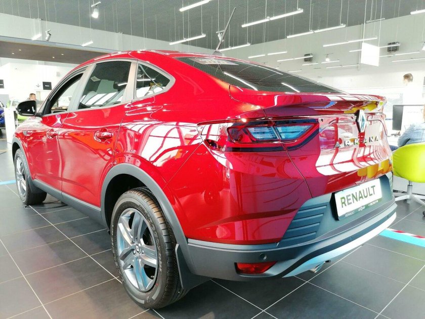 Рено аркана красная