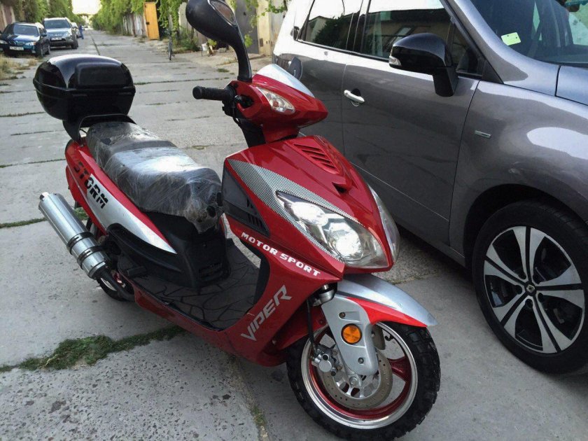 Скутер Storm 150