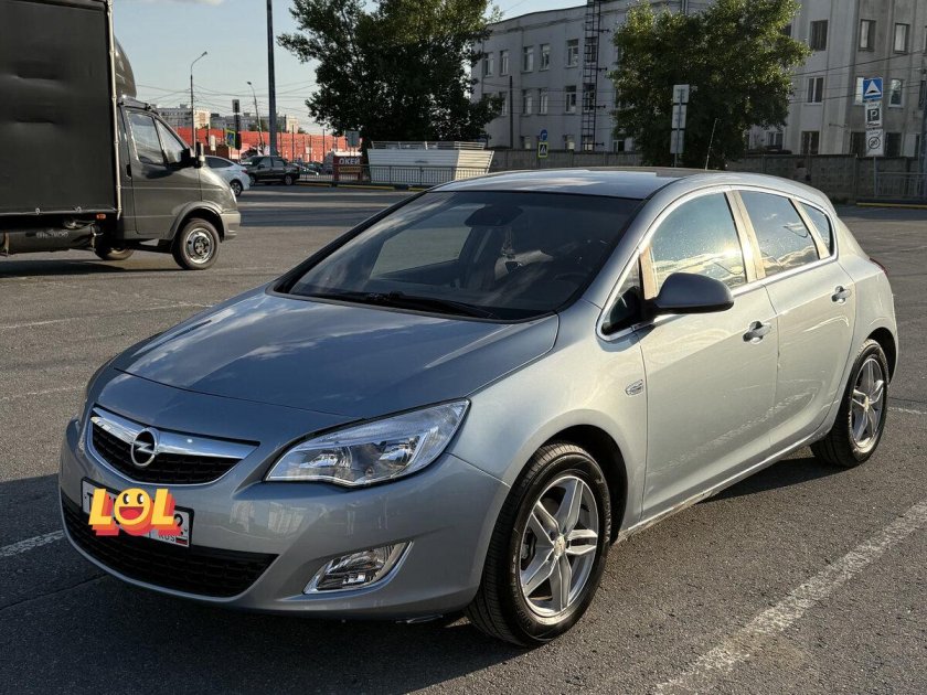 Opel astra j 2011