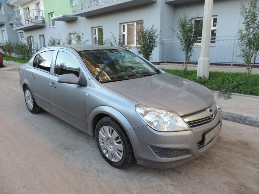 Опель Астра ч серебристый 1998 года