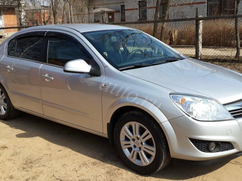 Opel Astra h седан серебристый
