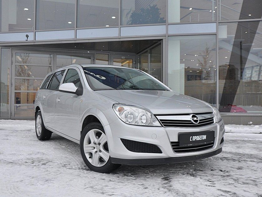 Опель Астра h седан серебристый