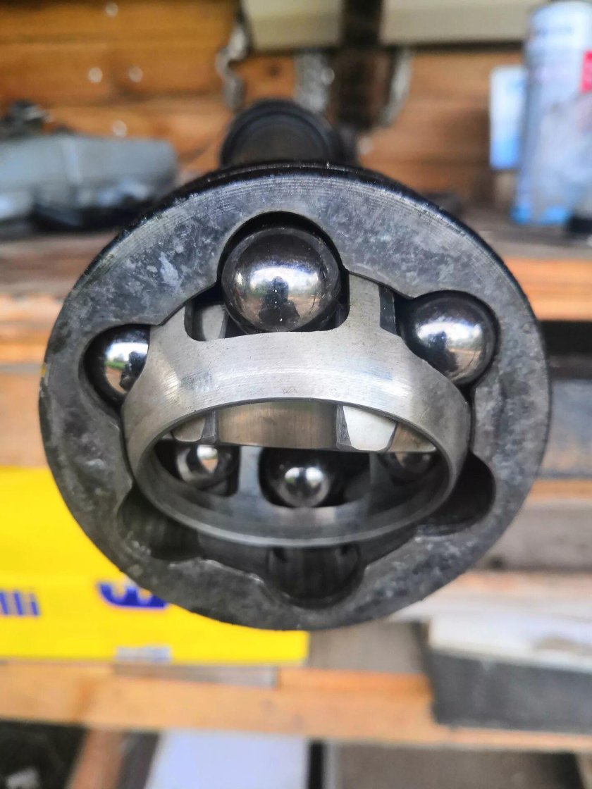 Chrysler Pacifica обойма кардана