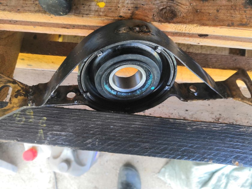 Крайслер Пацифика подвесной подшипник кардана