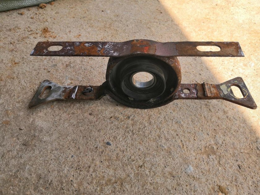 Подвесной подшипник Крайслер Пацифика