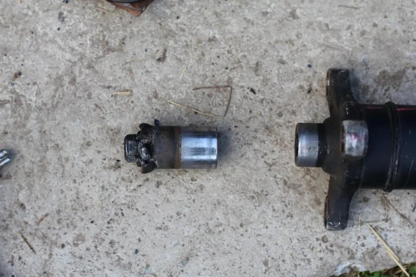 Втулка кардана Мерседес 124