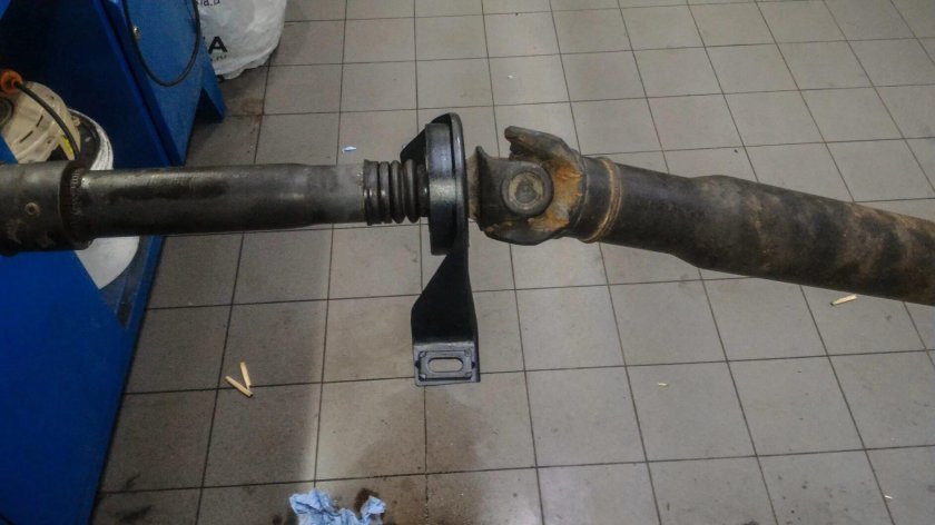 Подвесной подшипник кардана Волга 31105 Крайслер