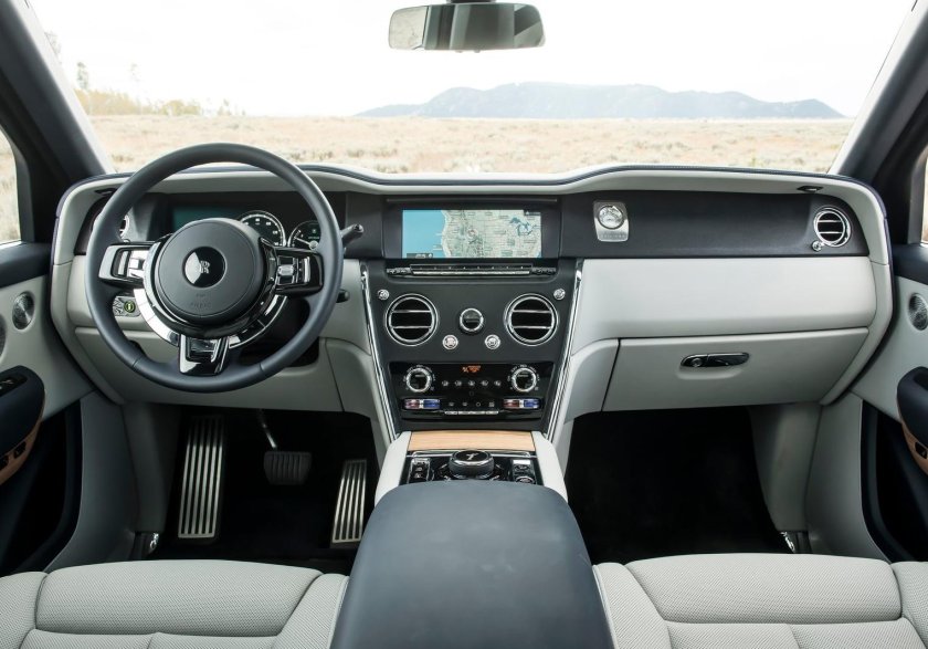 Внедорожник Rolls-Royce Cullinan салон