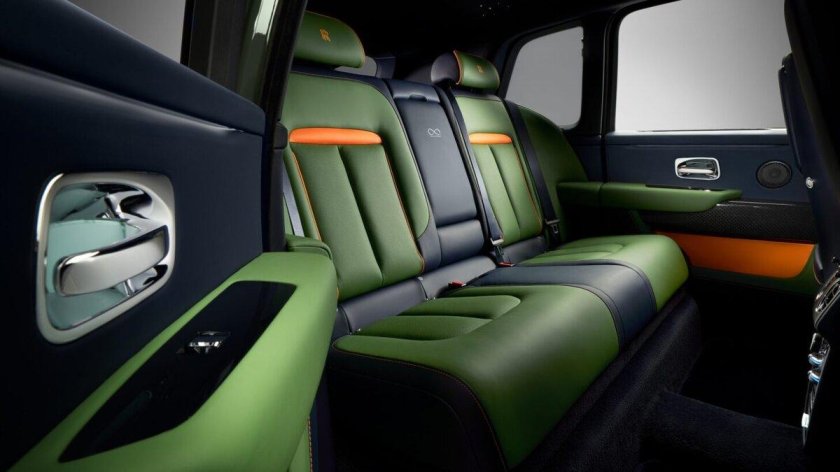 Роллс Ройс джип 2022