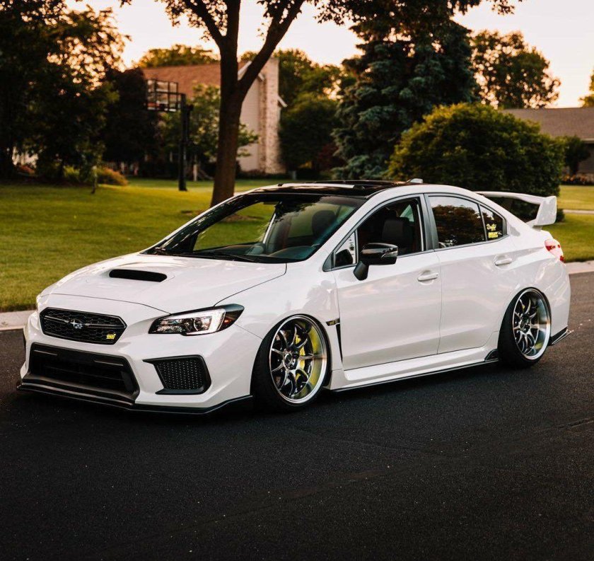 Субару Импреза WRX STI