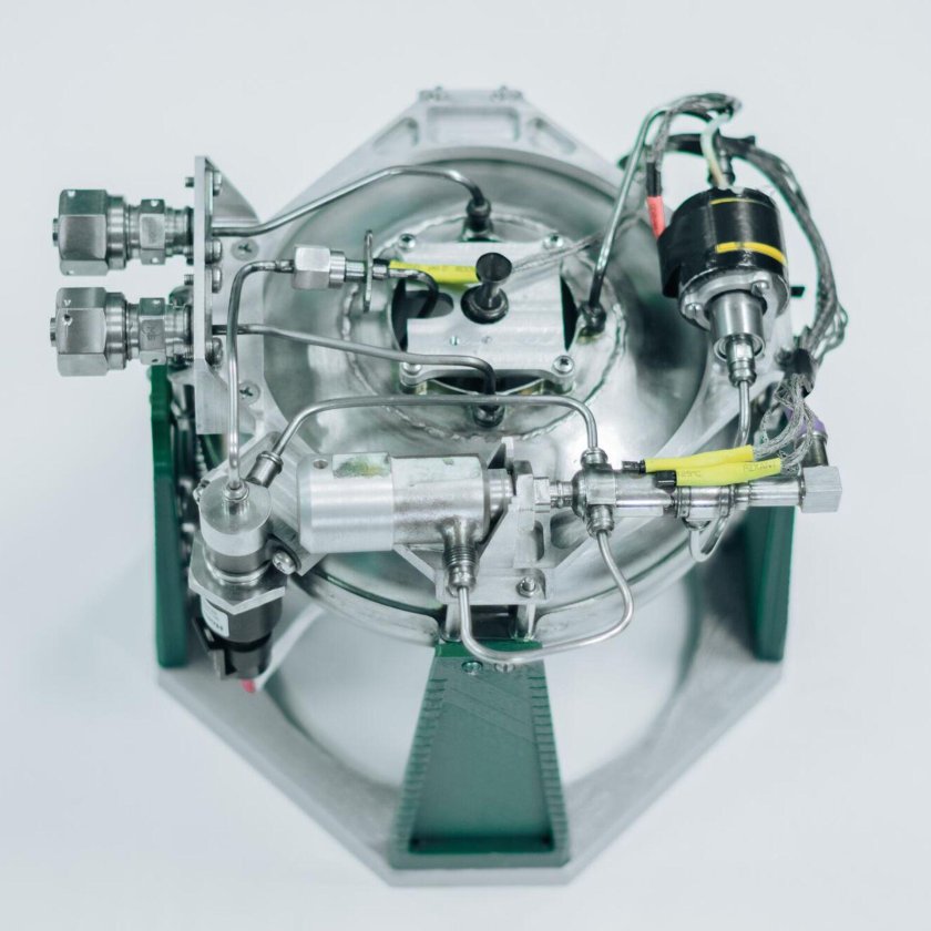 Космический двигатель