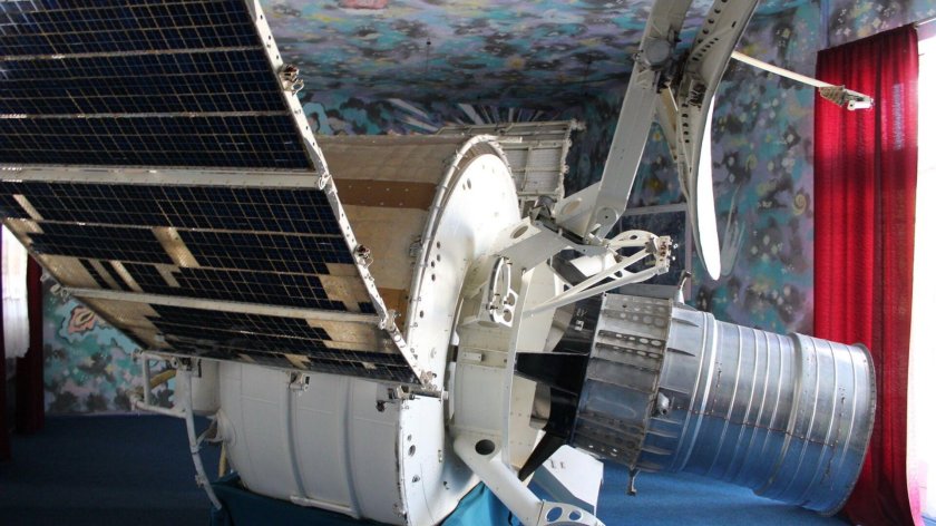 Космический аппарат тундра 14ф142