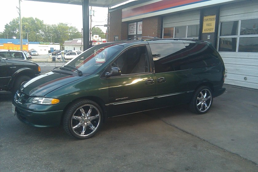 Dodge Caravan 2002 2.4