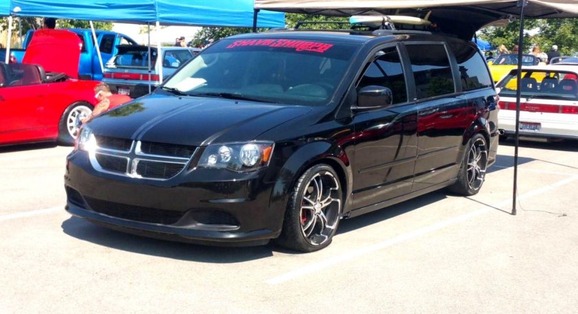 Dodge Grand Caravan stance