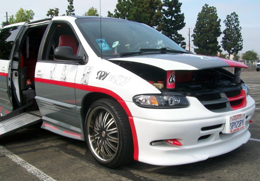 Custom vans dodge Caravan
