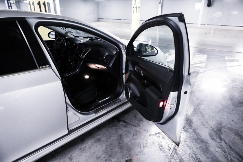 Chevrolet Cruze дверь