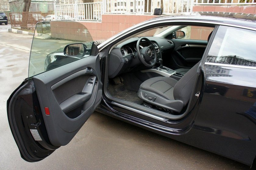 Безрамочные двери на Ауди а6