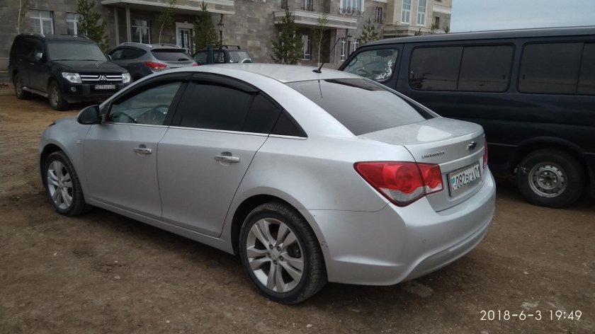 Chevrolet Cruze 2011 серебристый 17