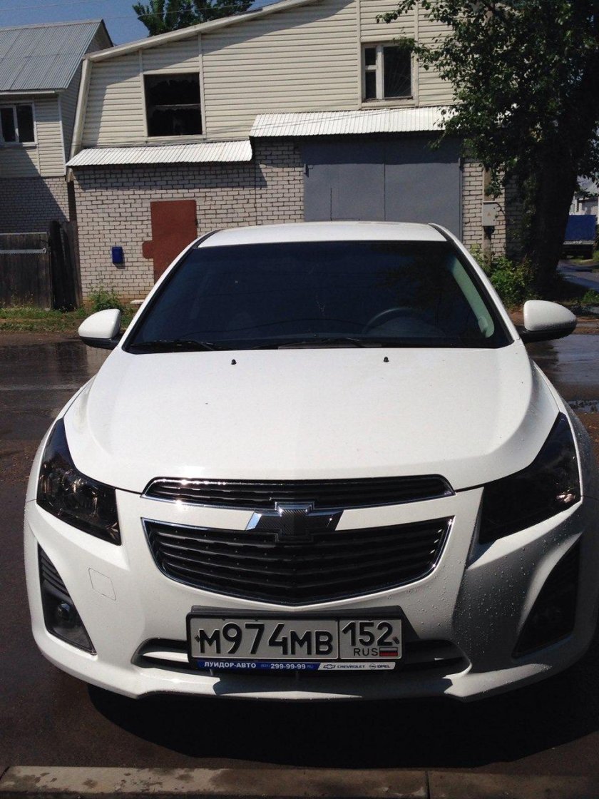 Антихром Шевроле Круз белый