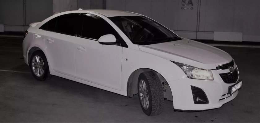 Тонированный Шевроле Круз седан