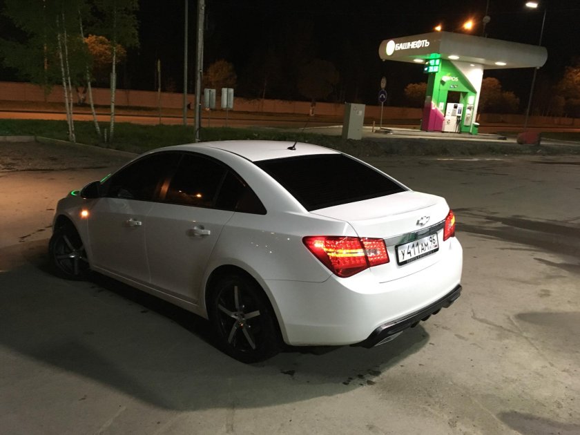 Chevrolet Cruze черный тонированный