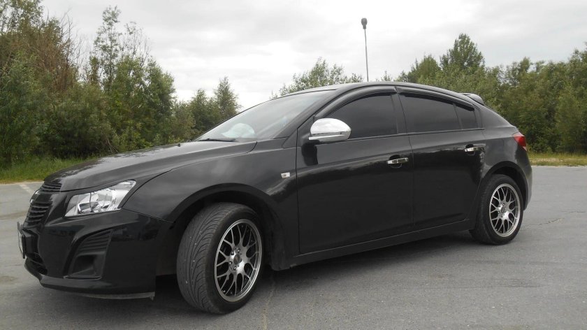 Шевроле Круз черный тонированный