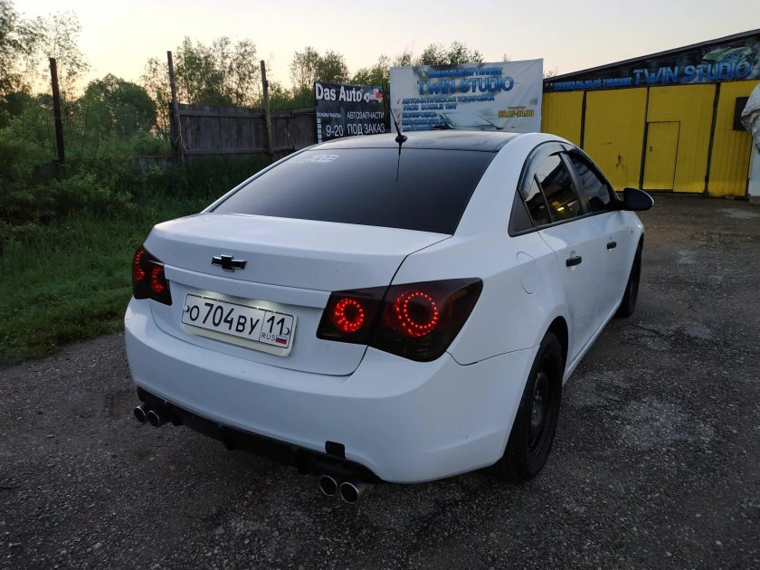 Тонировка задних фонарей Шевроле Круз