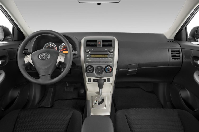 Тойота Королла 2007 торпеда