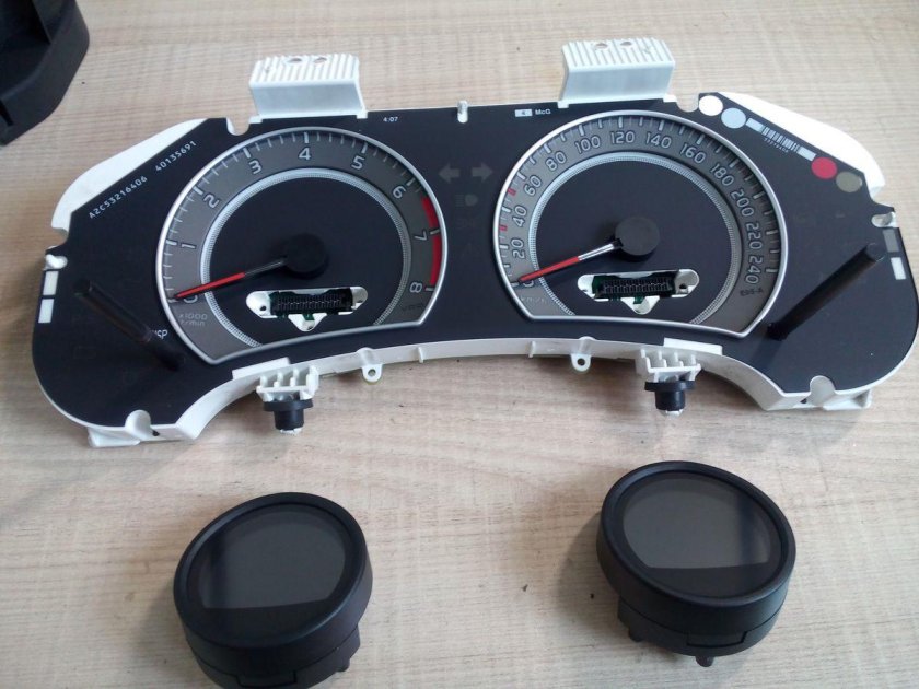 Toyota Corolla e150 приборная панель