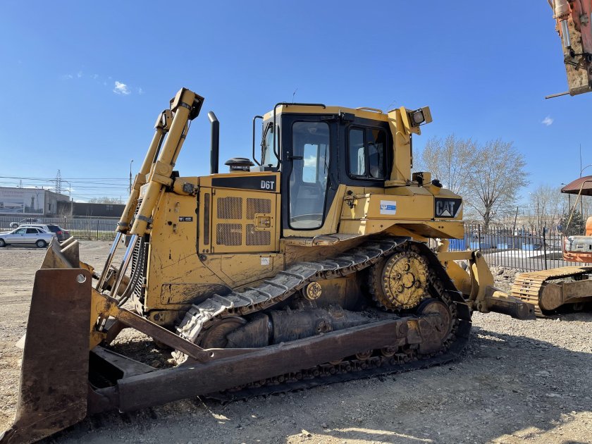 Бульдозер Cat d6