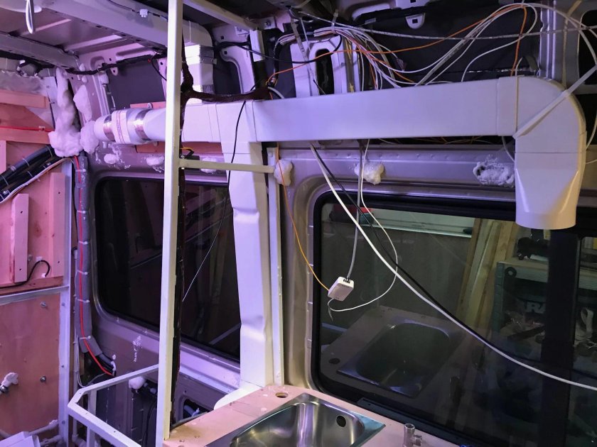 Вытяжка в автодом