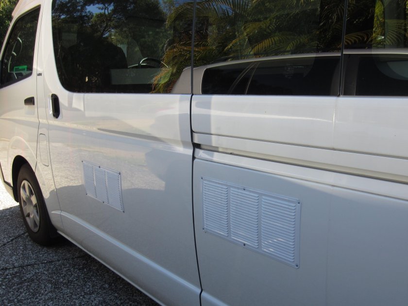 Фары на крыше минивэна фото