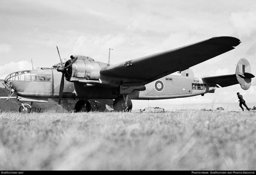 Виккерс веллингтон бомбардировщик