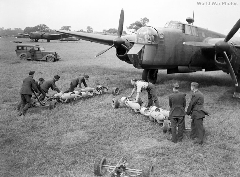Armstrong Whitworth a.w.38 Whitley