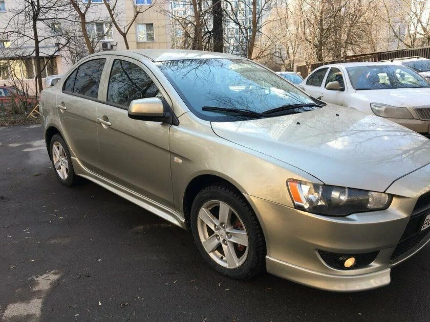 Lancer 10 золотистый