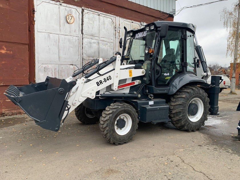 Экскаватор-погрузчик borus br-840