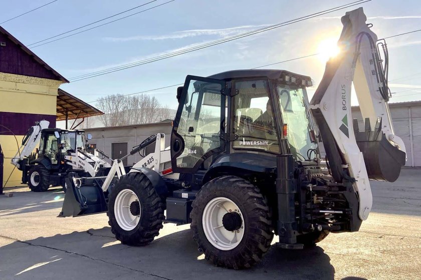 Экскаватор-погрузчик borus br-825