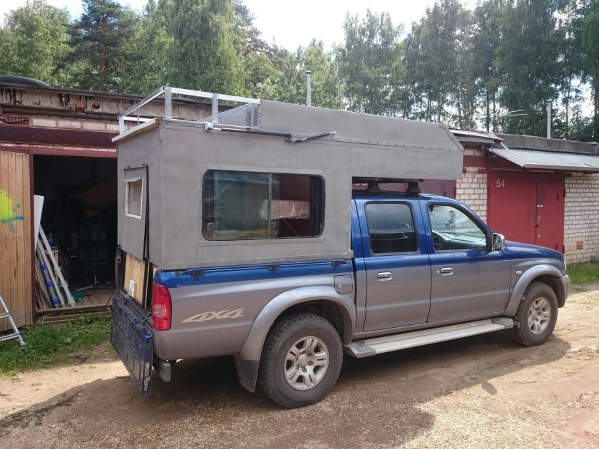 Тойота Хайлюкс с жилым модулем